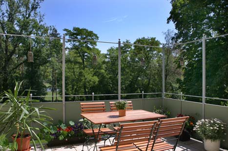 Pension Dresden-Kleinzschachwitz  Balkon mit Blick zur Elbe